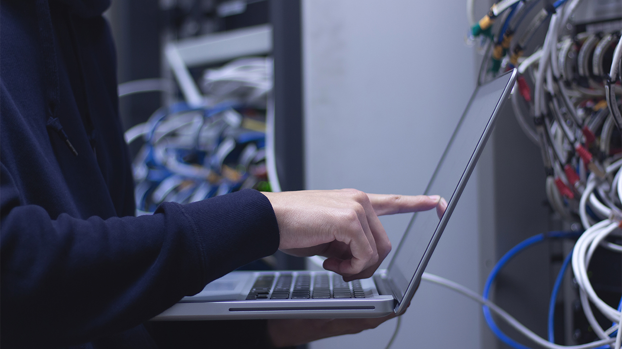 Immagine di copertina dell'articolo “Perché è importante investire nell'assistenza informatica?” pubblicato sul blog AND ITALIA.